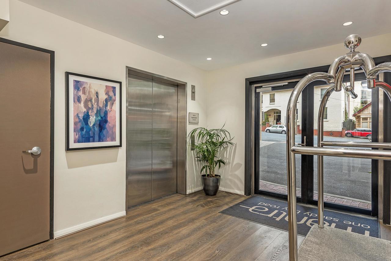 Mantra One Sandy Bay Road Гобарт Екстер'єр фото